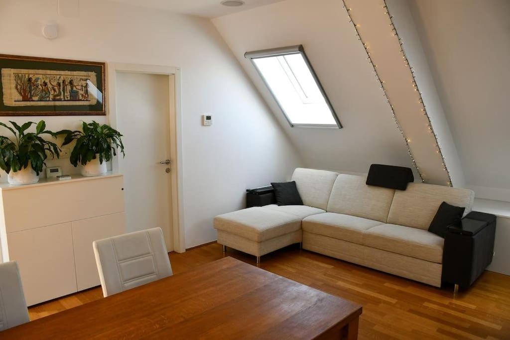 Stairway To Ljubljana Apartment Exteriör bild
